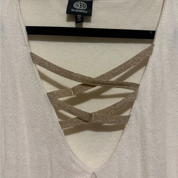 Bobeau Cream Blouse with Gold Details - Picture 3 of 4